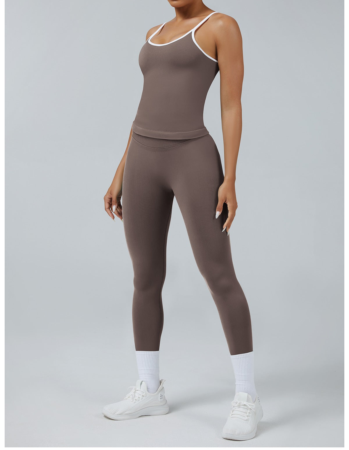 Leggings Line Moka con la canotta, indossato (1)