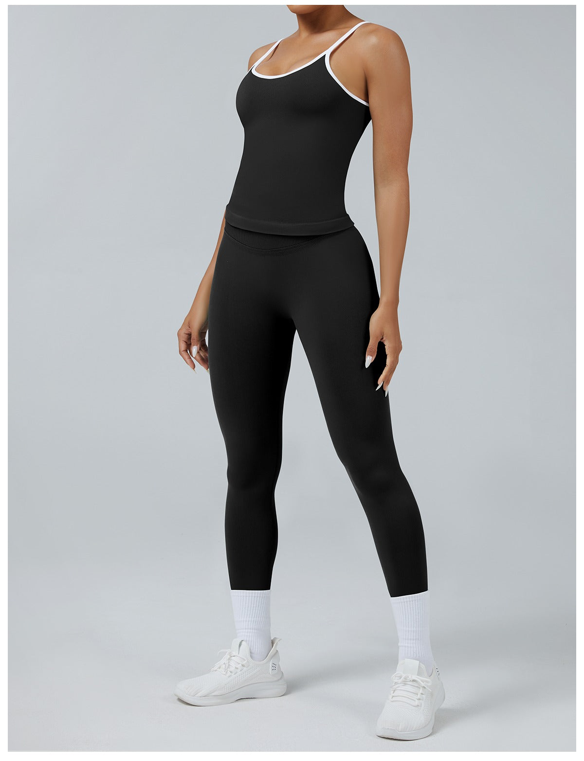 Leggings Line Nero con la canotta, indossato (3)