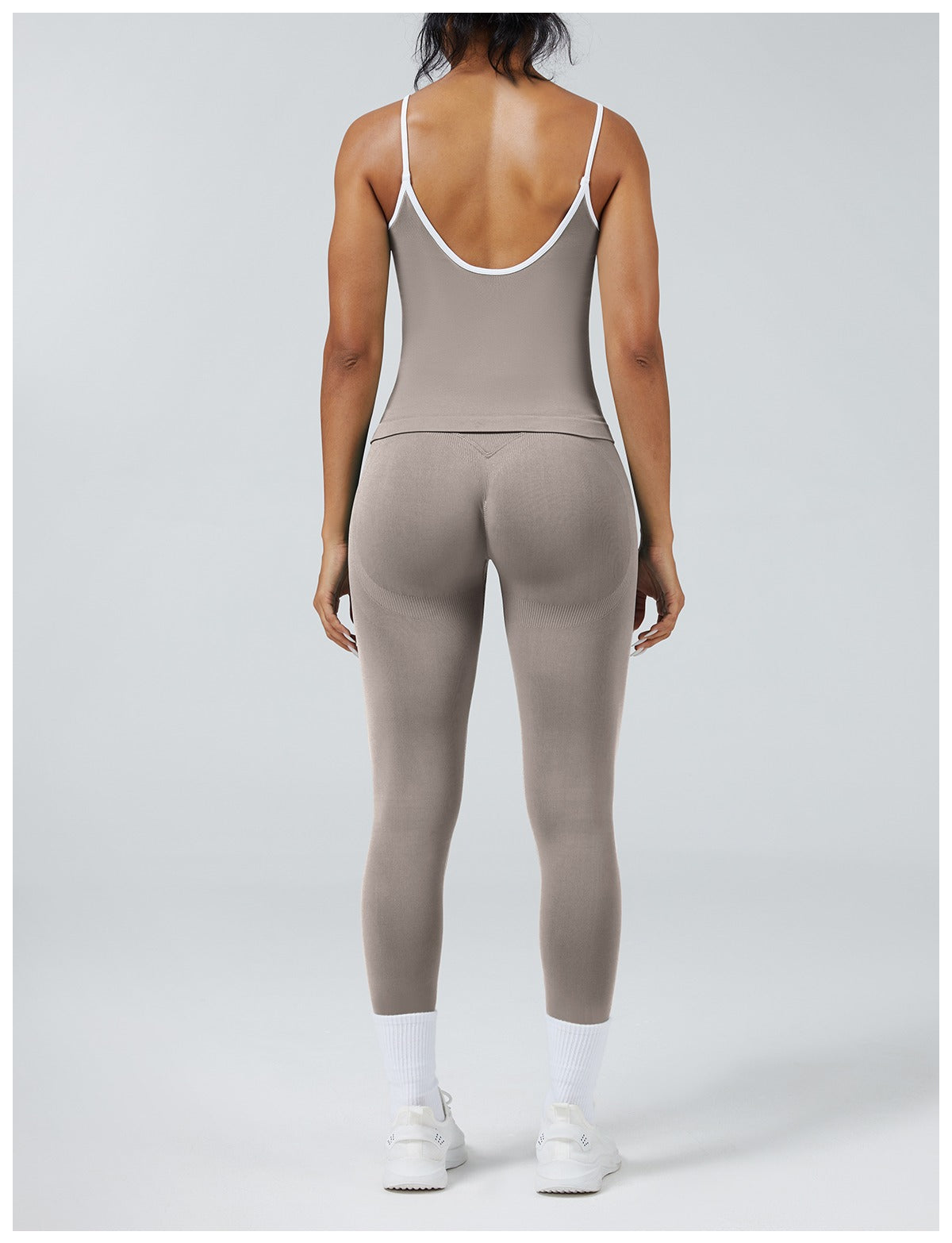Leggings Line Pietra con la canotta, indossato (2)