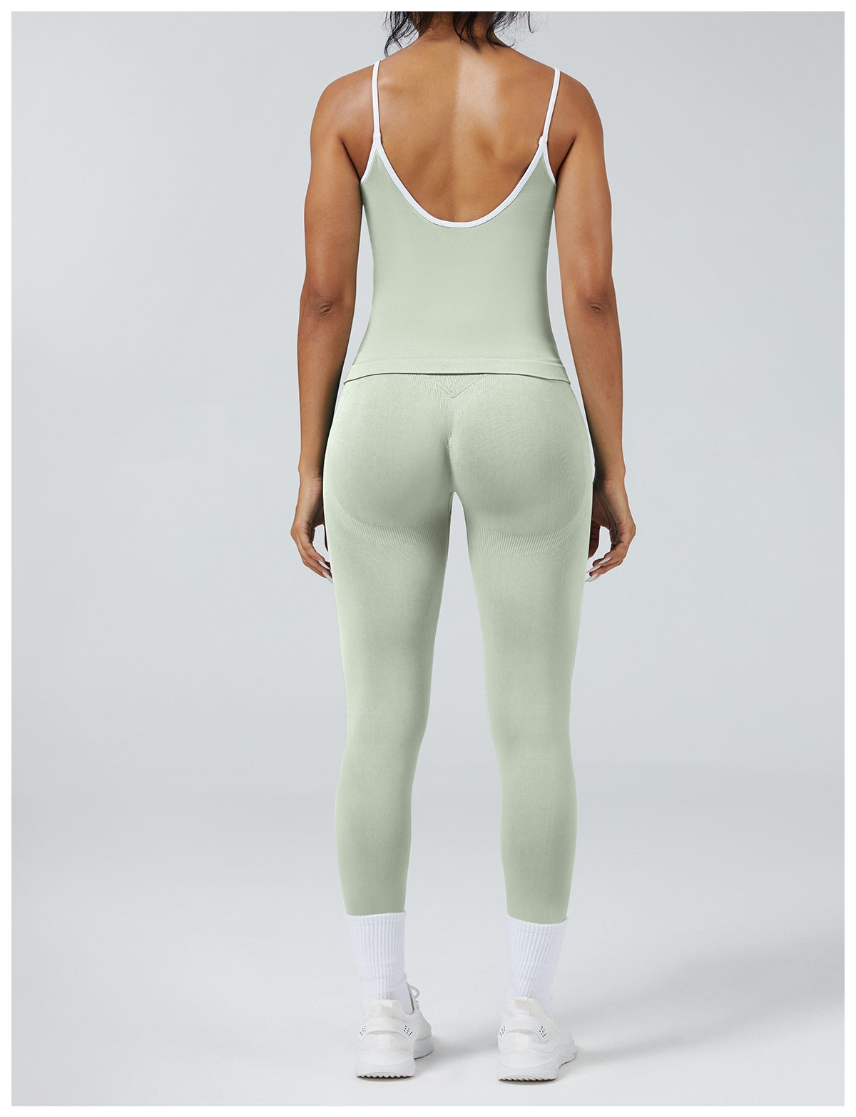 Leggings Line Pistacchio con la canotta, indossato (2)
