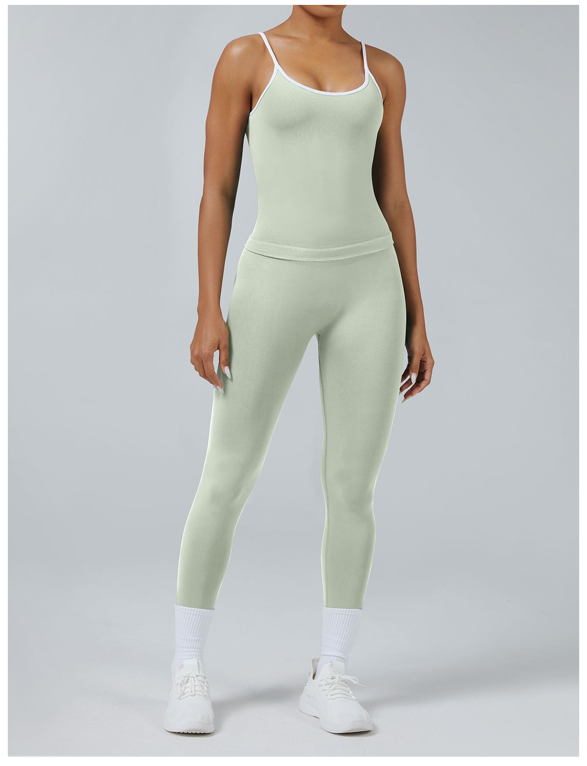 Leggings Line Pistacchio con la canotta, indossato (3)