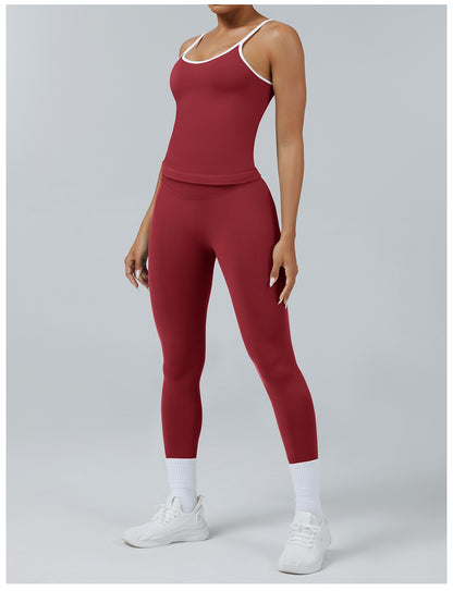 Leggings Line Rosso Ciliegia con la canotta, indossato (3)