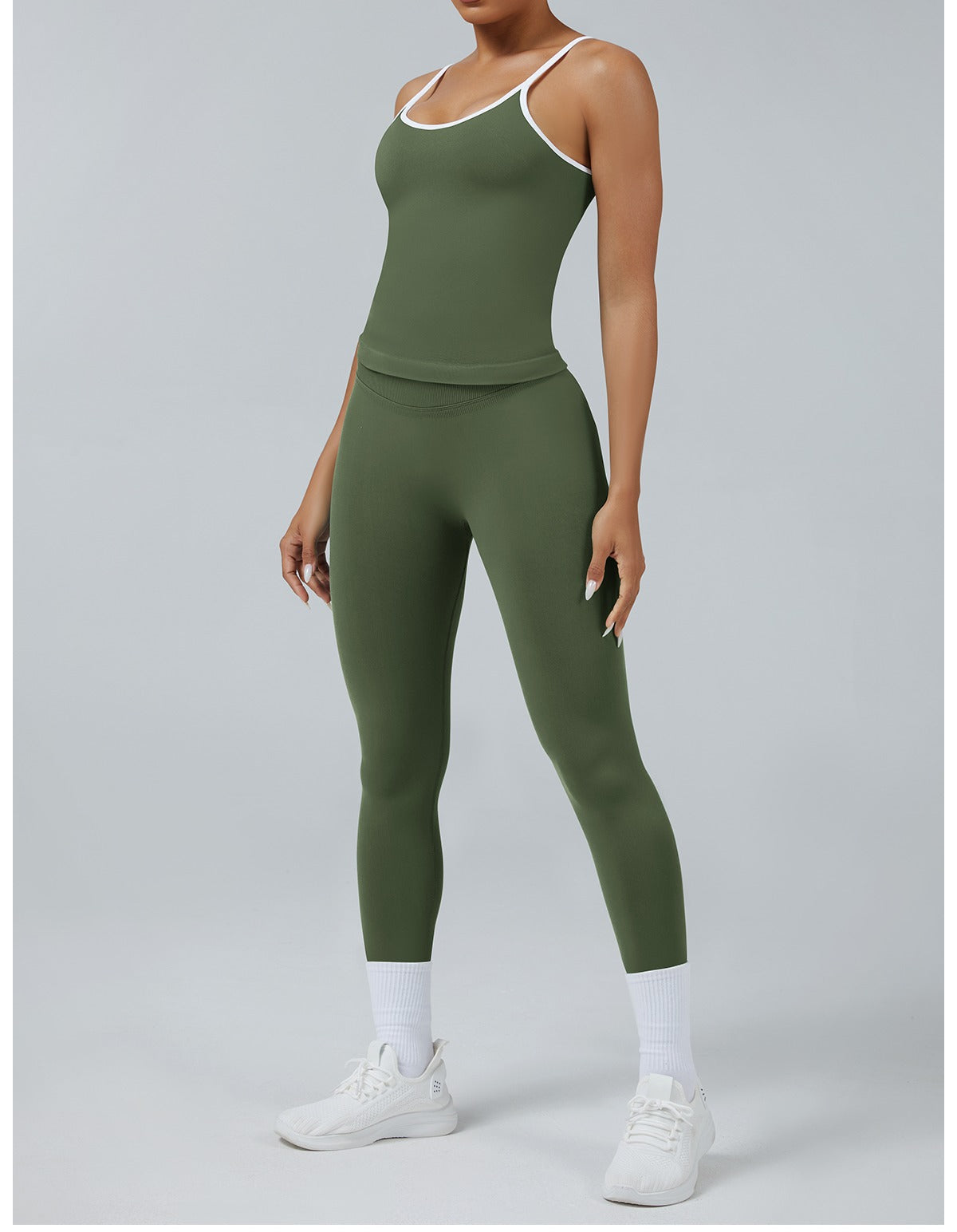 Leggings Line Verde Militare con la canotta, indossato (1)