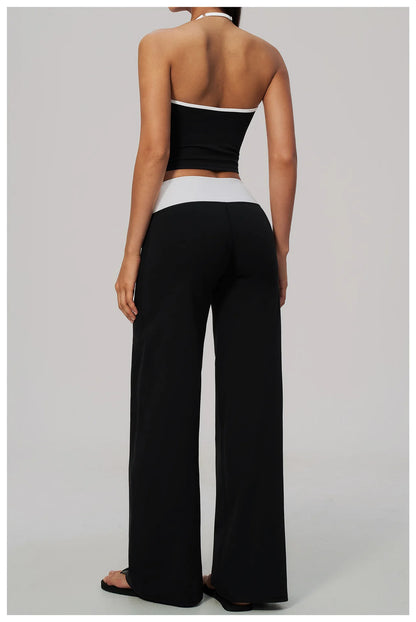 Canotta Halter Crop con Scollo a V e Bordo a Contrasto