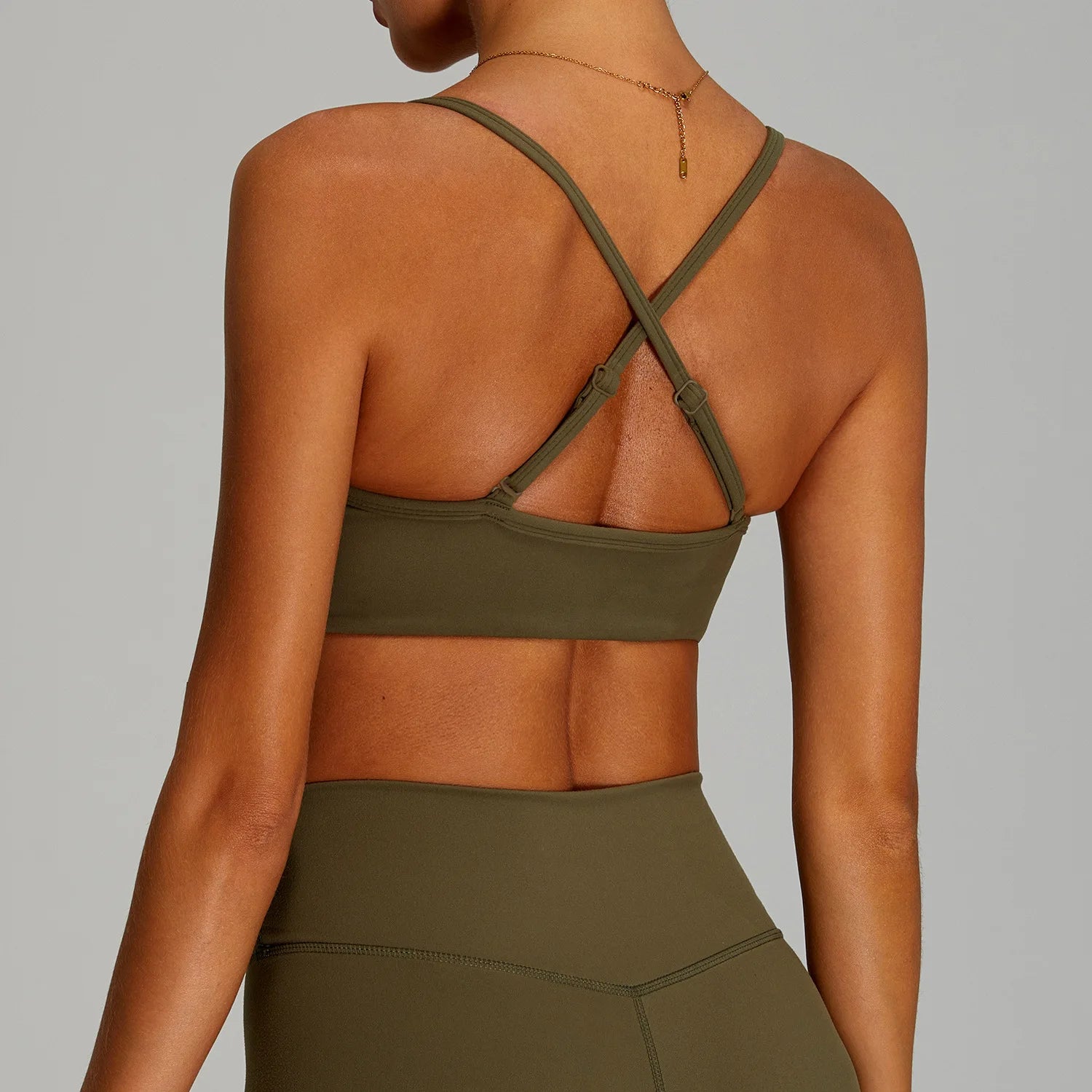 Reggiseno Sportivo con Spalline Sottili e Schiena Incrociata - Verde Oliva
