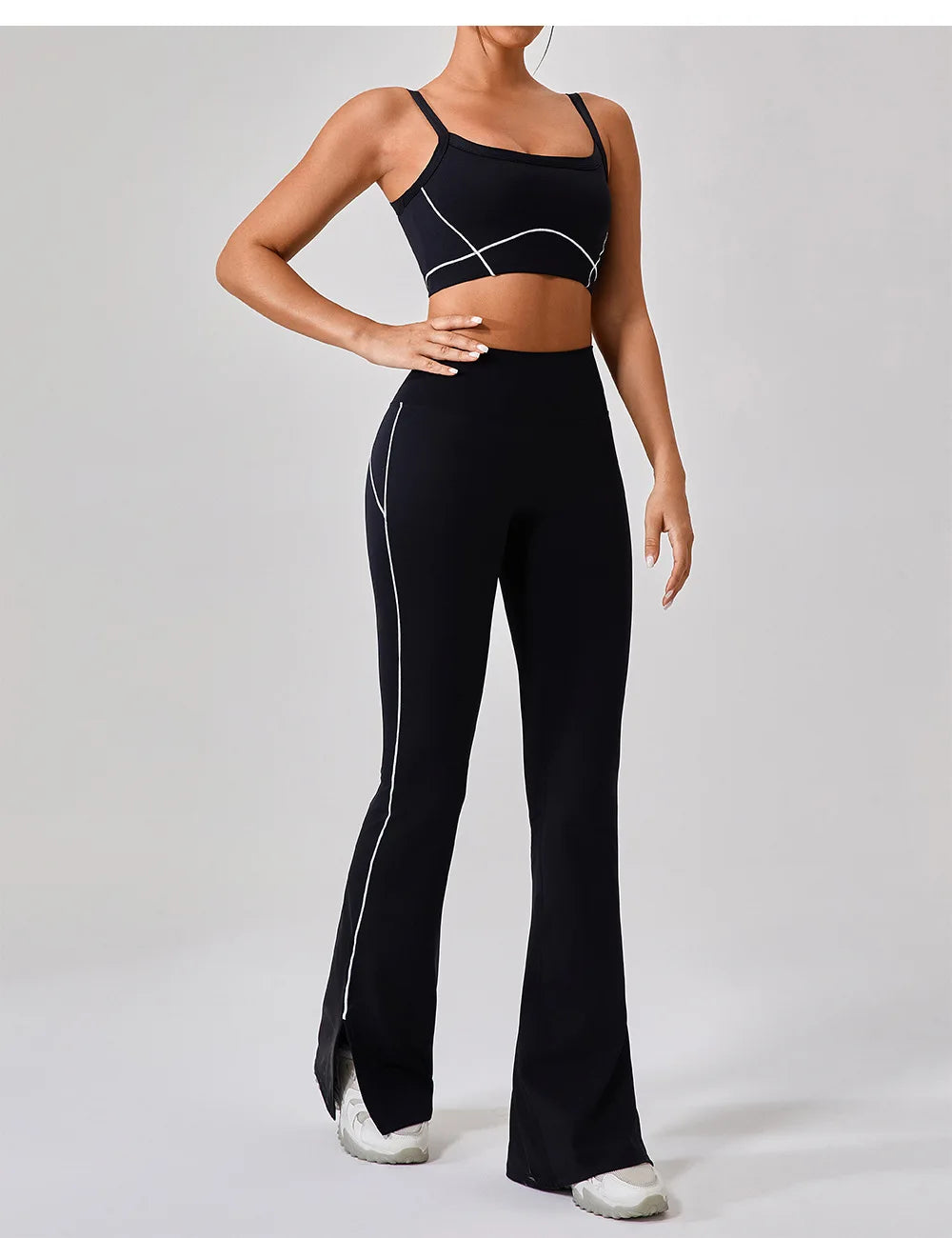 Reggiseno Sportivo con Spalline Sottili e Cuciture a Contrasto