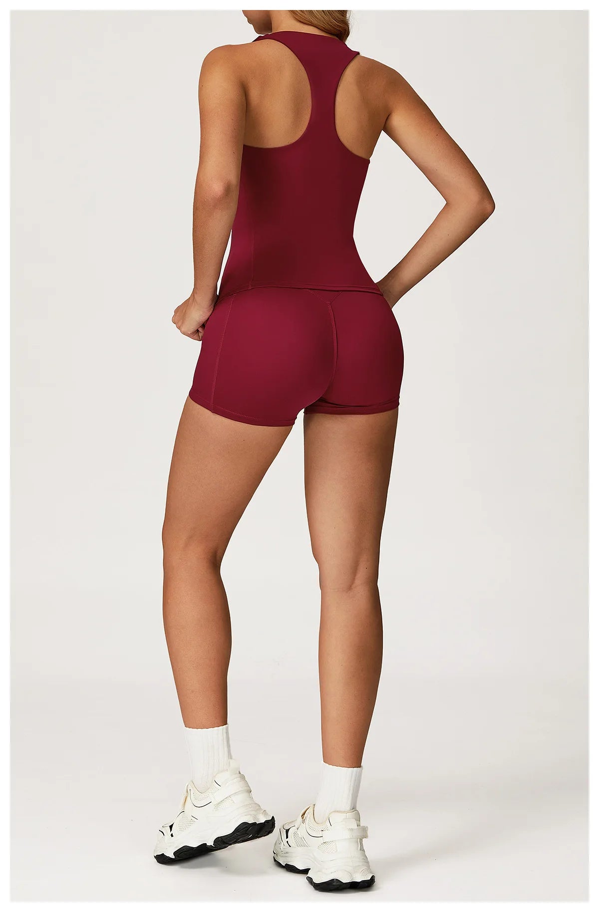 Canotta Sagomata con Scollo Quadrato e Schiena Racerback