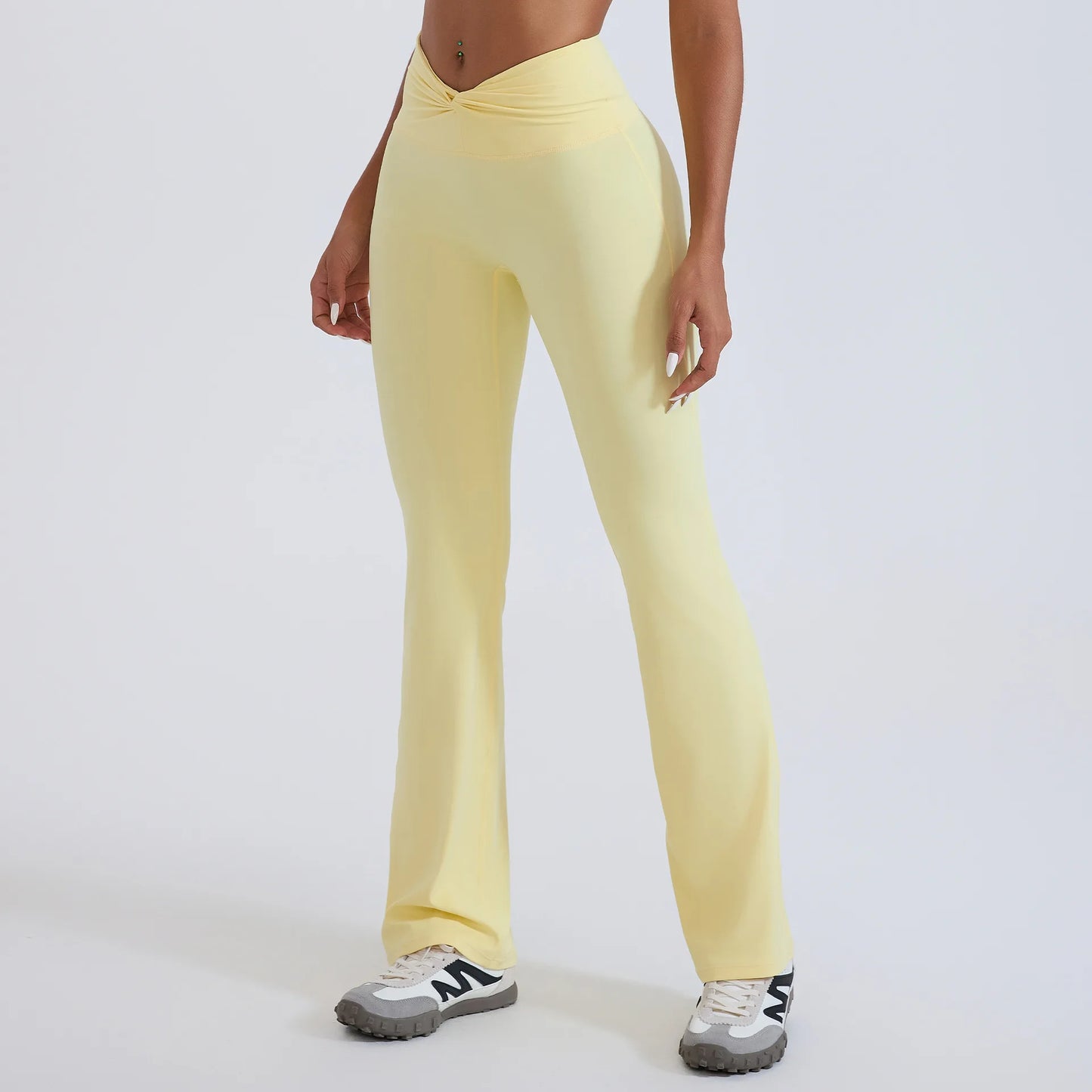 Set Reggiseno Collo Alto e Pantaloni Flare Vita Alta