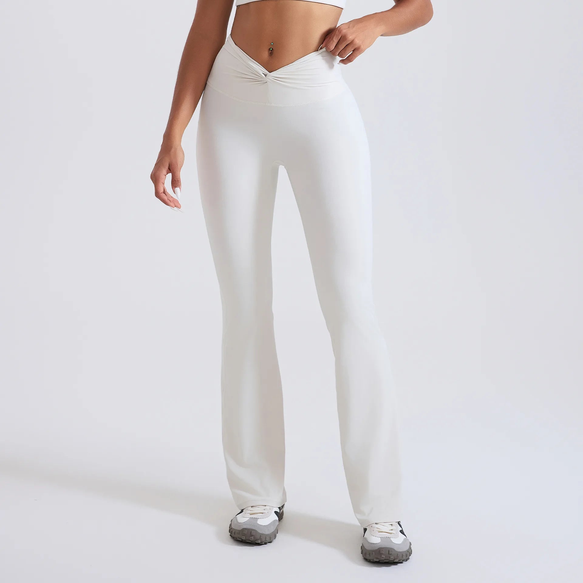 Set Reggiseno Collo Alto e Pantaloni Flare Vita Alta