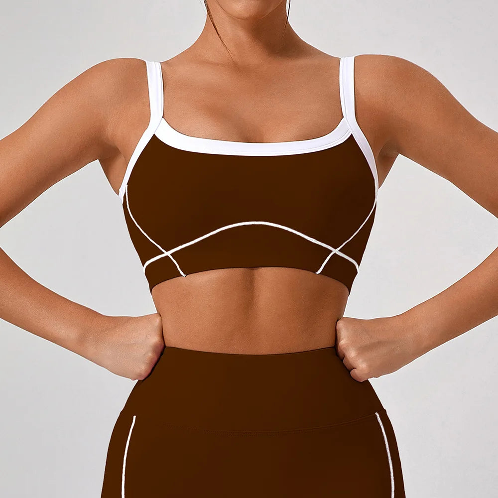 Completo Sportivo Reggiseno e Pantalone a Zampa con Cuciture a Contrasto