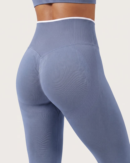 Leggings Push-Up Sculptline Edge Blu Provenza, dettaglio retro: fascia in vita, cucitura a V e pannelli sagomati