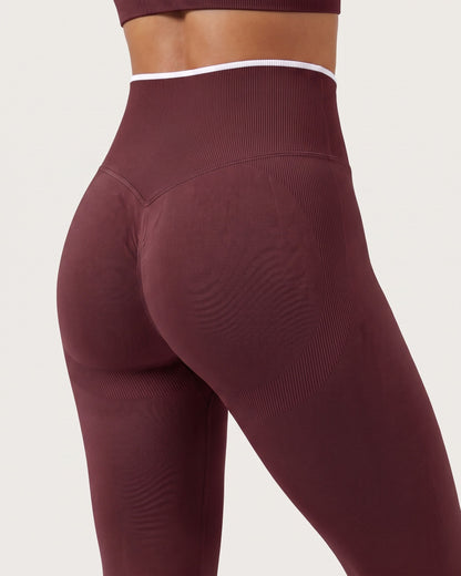 Leggings Push-Up Sculptline Edge Castagna, dettaglio retro: fascia in vita, cucitura a V e pannelli sagomati