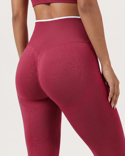 Leggings Push-Up Sculptline Edge Lampone, dettaglio retro: fascia in vita, cucitura a V e pannelli sagomati