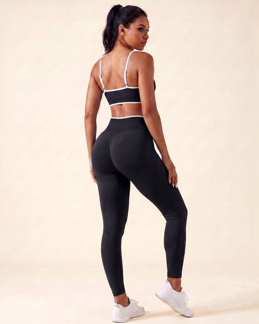Leggings Push-Up Sculptline Edge Nero indossati, vista tre quarti posteriore