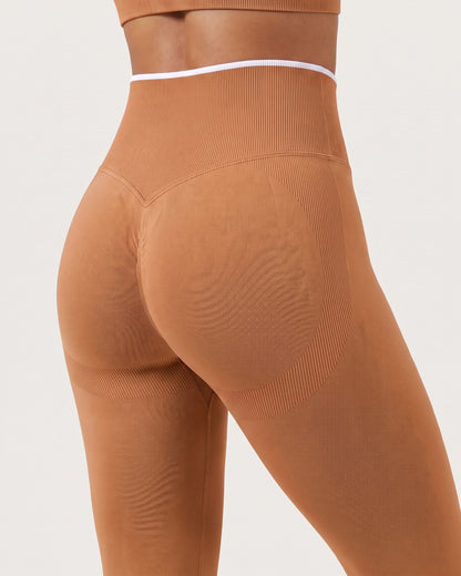 Leggings Push-Up Sculptline Edge Zucca, dettaglio retro: fascia in vita, cucitura a V e pannelli sagomati