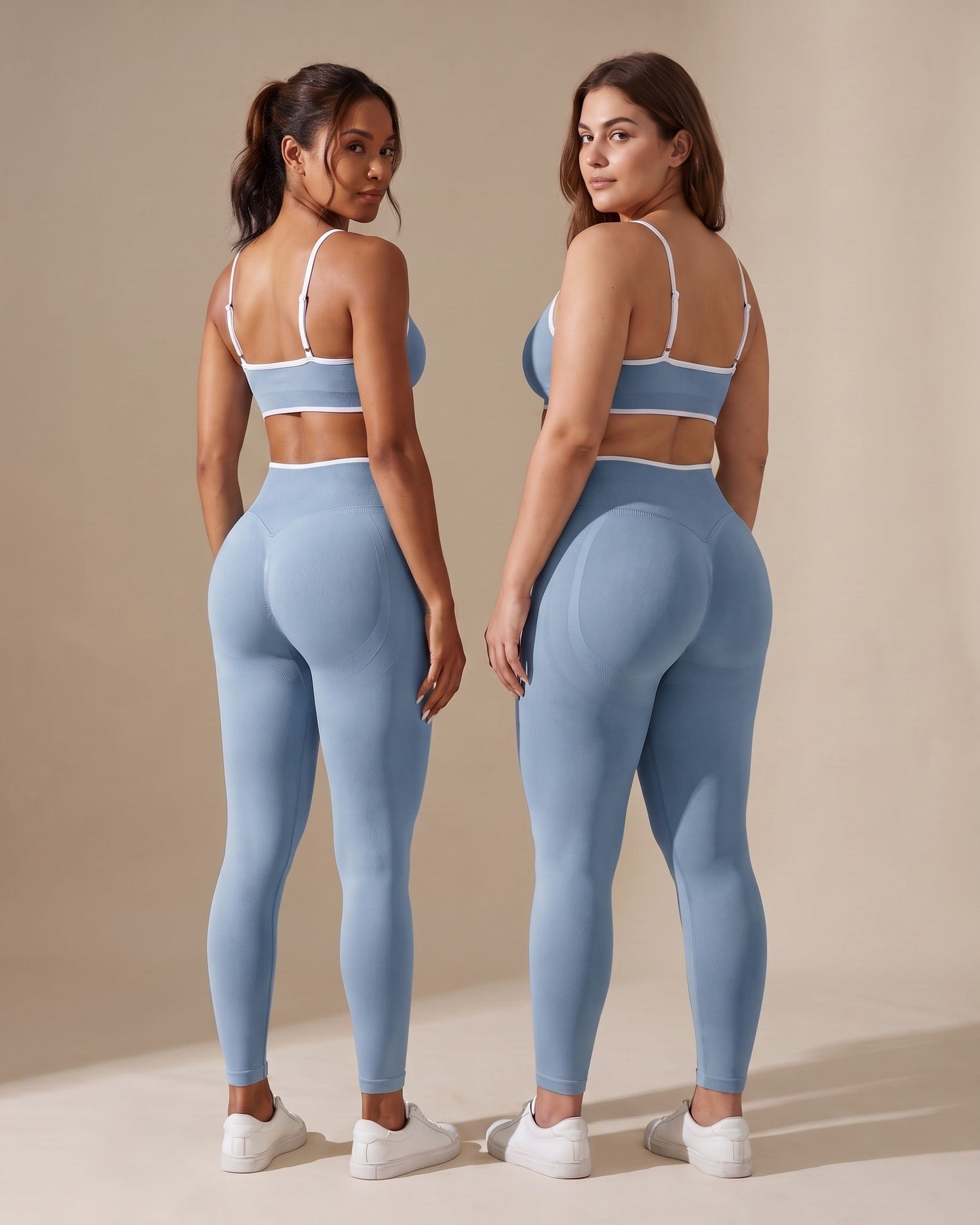 Leggings Push-Up Sculptline Edge Azzurro Baby indossato da due donne con corporature diverse