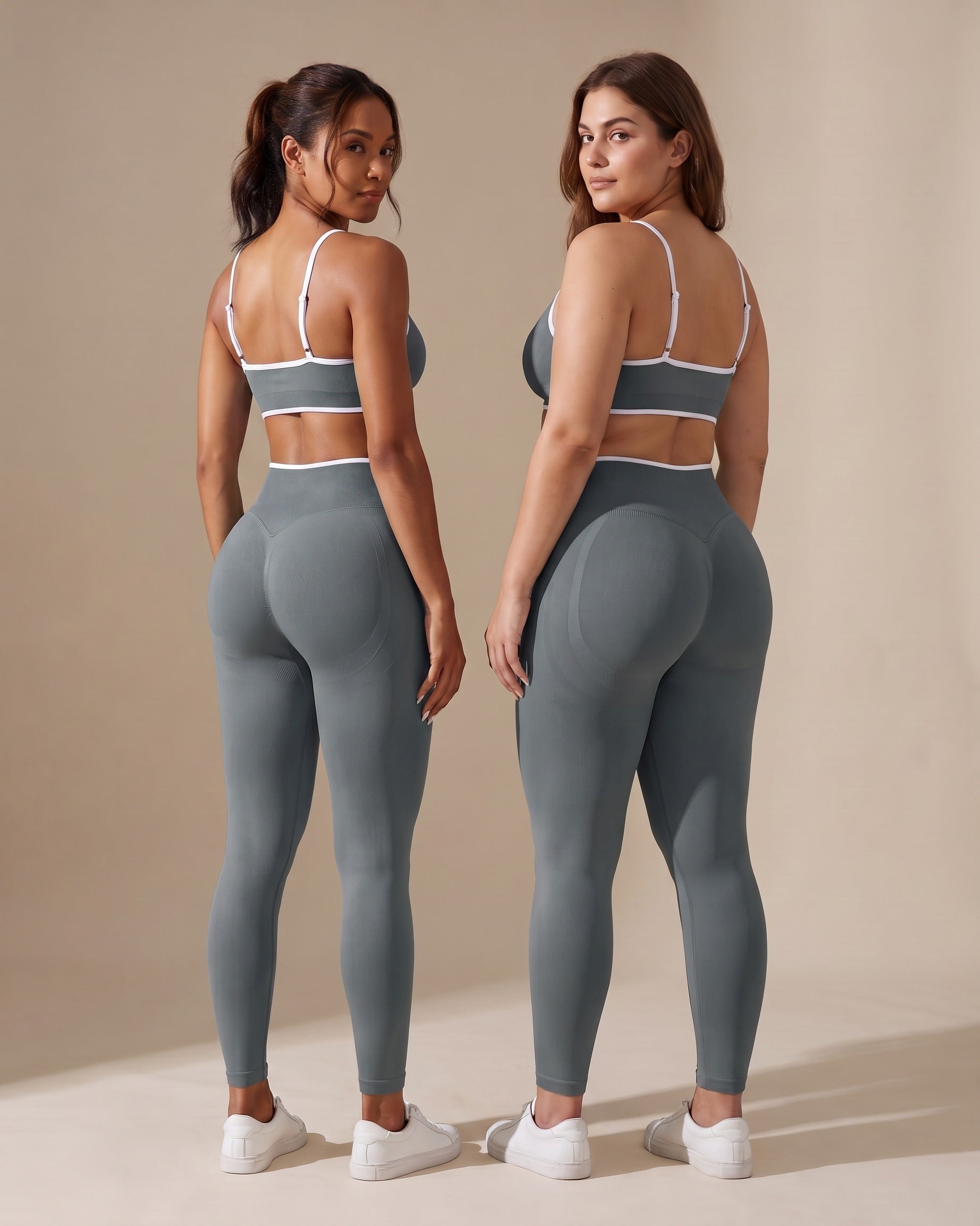 Leggings Push-Up Sculptline Edge Grigio Grafite indossato da due donne con corporature diverse