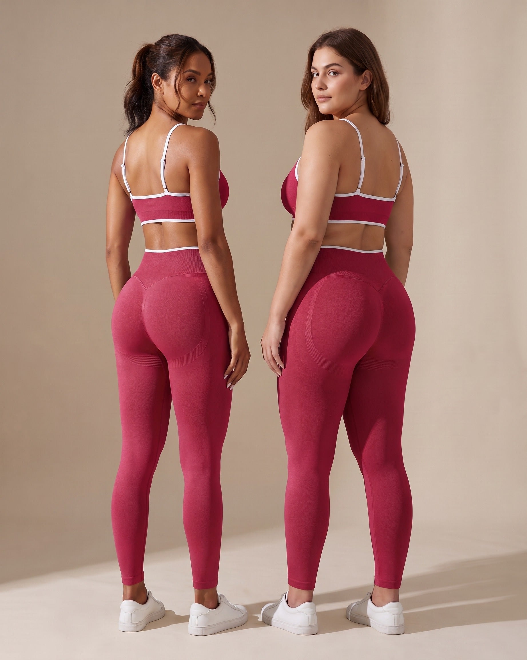 Leggings Push-Up Sculptline Edge Lampone indossato da due donne con corporature diverse