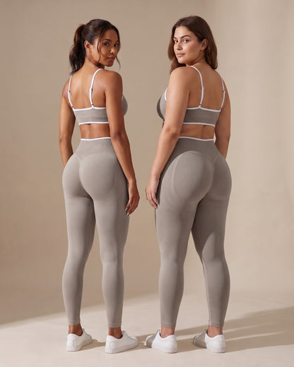 Leggings Push-Up Sculptline Edge Pietra indossato da due donne con corporature diverse