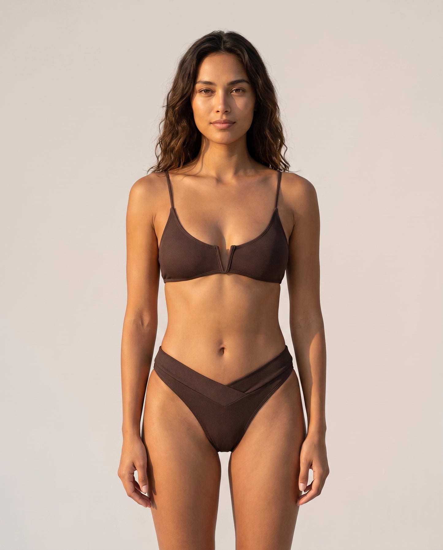 Eris | Bikini mit tiefem V-Ausschnitt